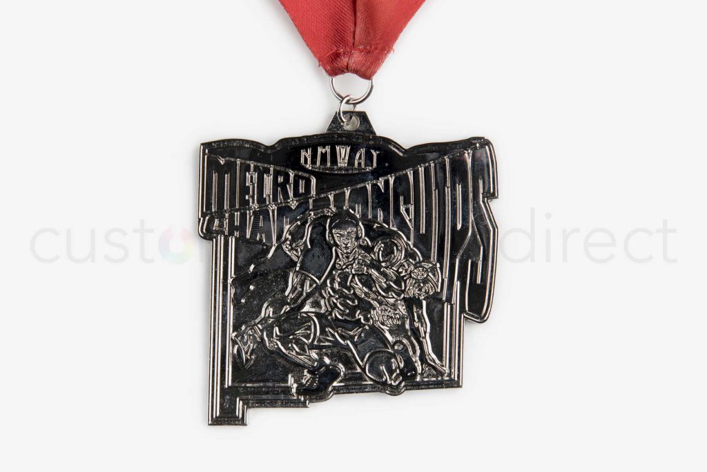 Medalla de Metal Fundido Diseñada con una Forma Distinta a la Tradicional