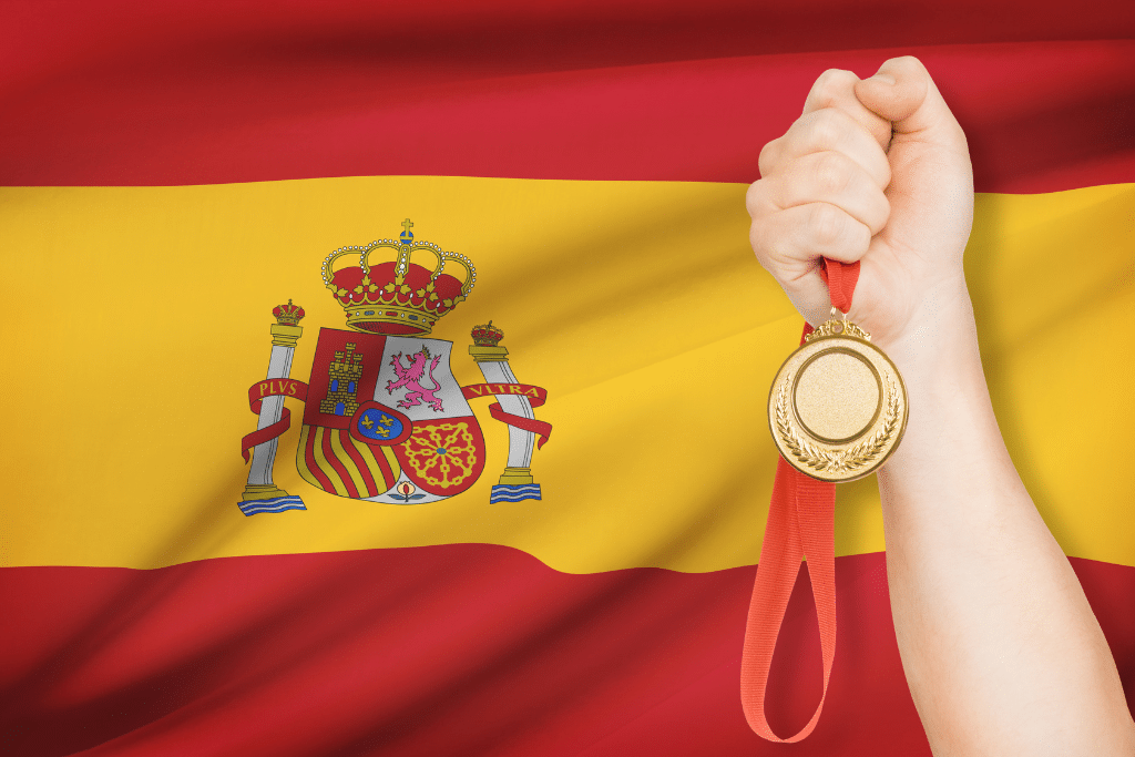 Muchos de nuestros clientes, en el proceso de diseñar medallas, optan por elegir la bandera española como diseño para la cinta